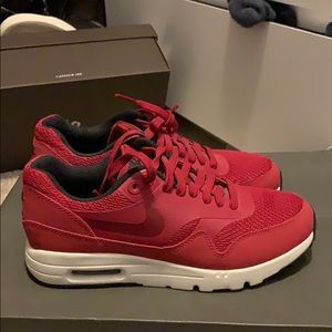 Nike Sneakers Red